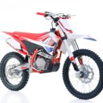 Cross Apollo Thunder 250cc 21"/18" Vit/Röd från Apollo.